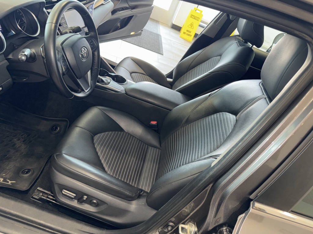 2018 Toyota Camry Image 27
