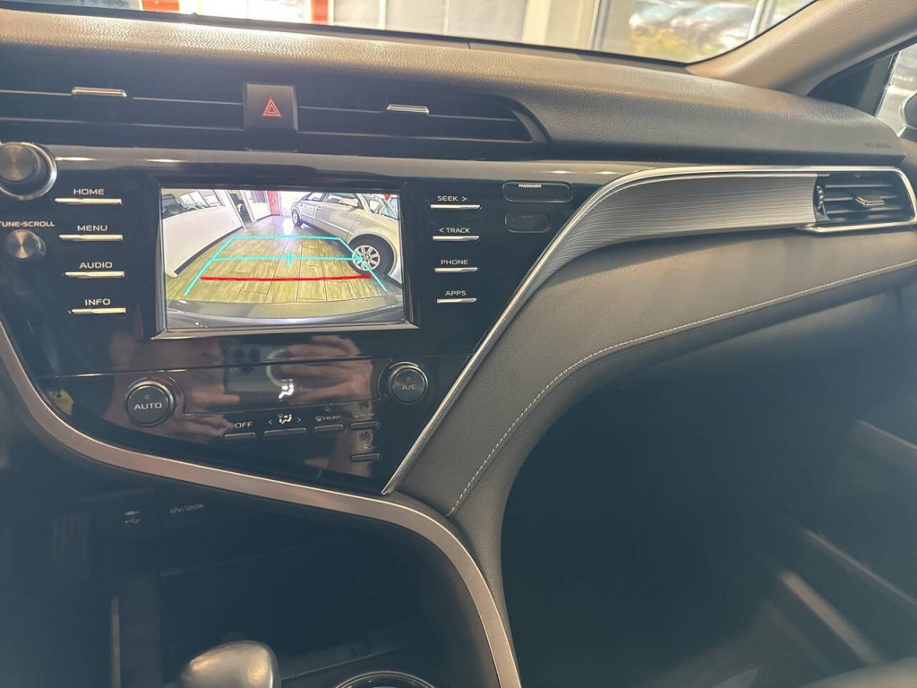 2018 Toyota Camry Image 30