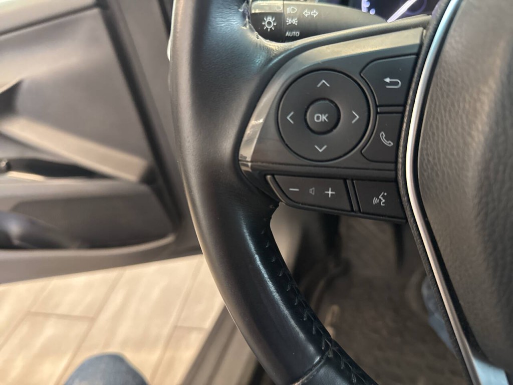 2018 Toyota Camry Image 33