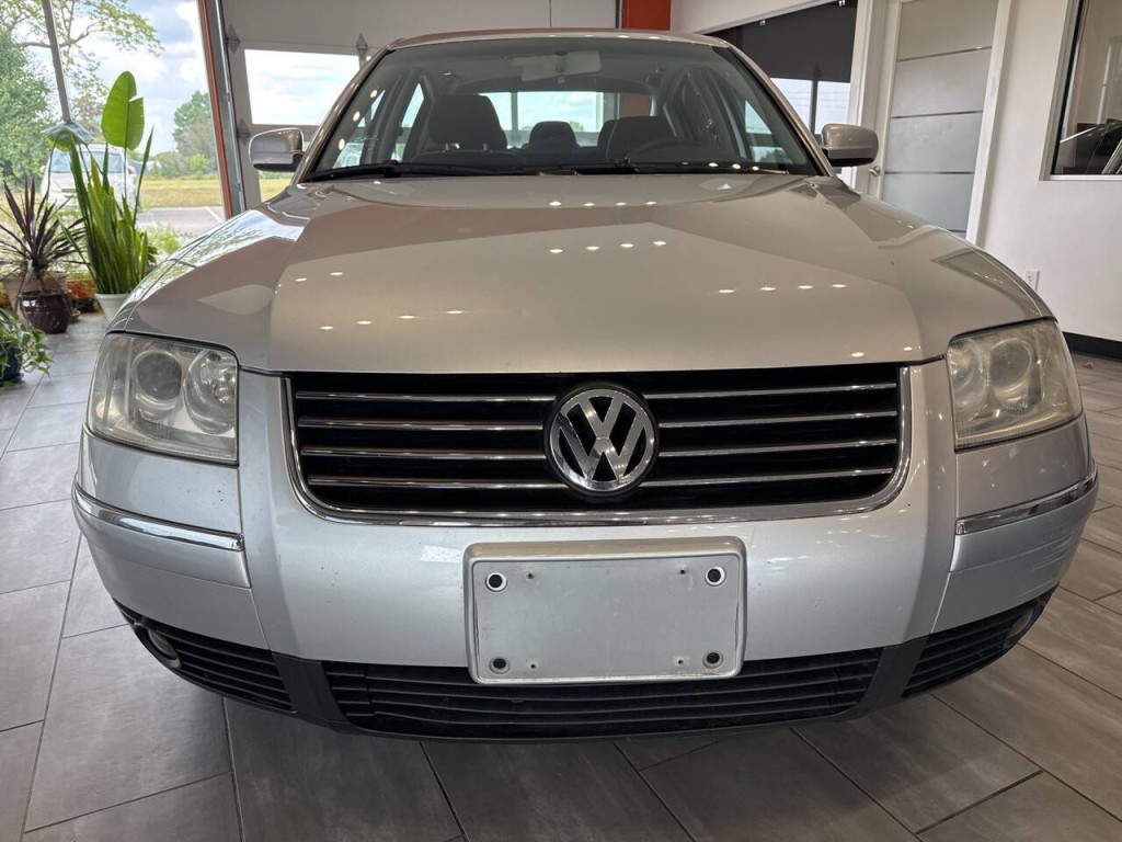 2003 Volkswagen Passat Image 2