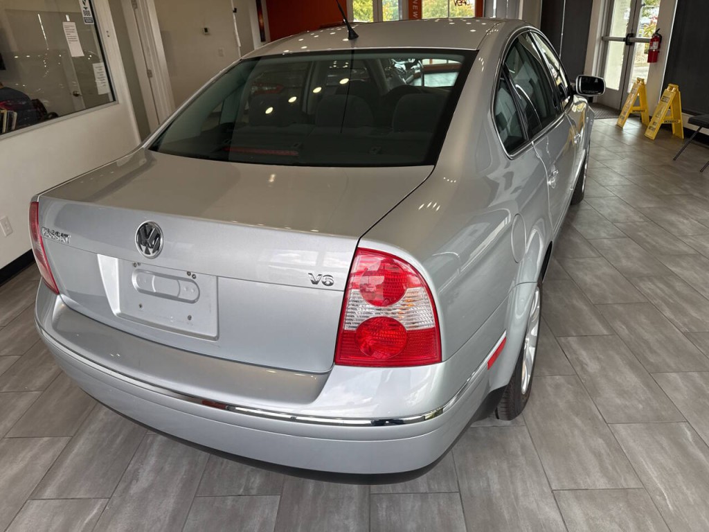 2003 Volkswagen Passat Image 7