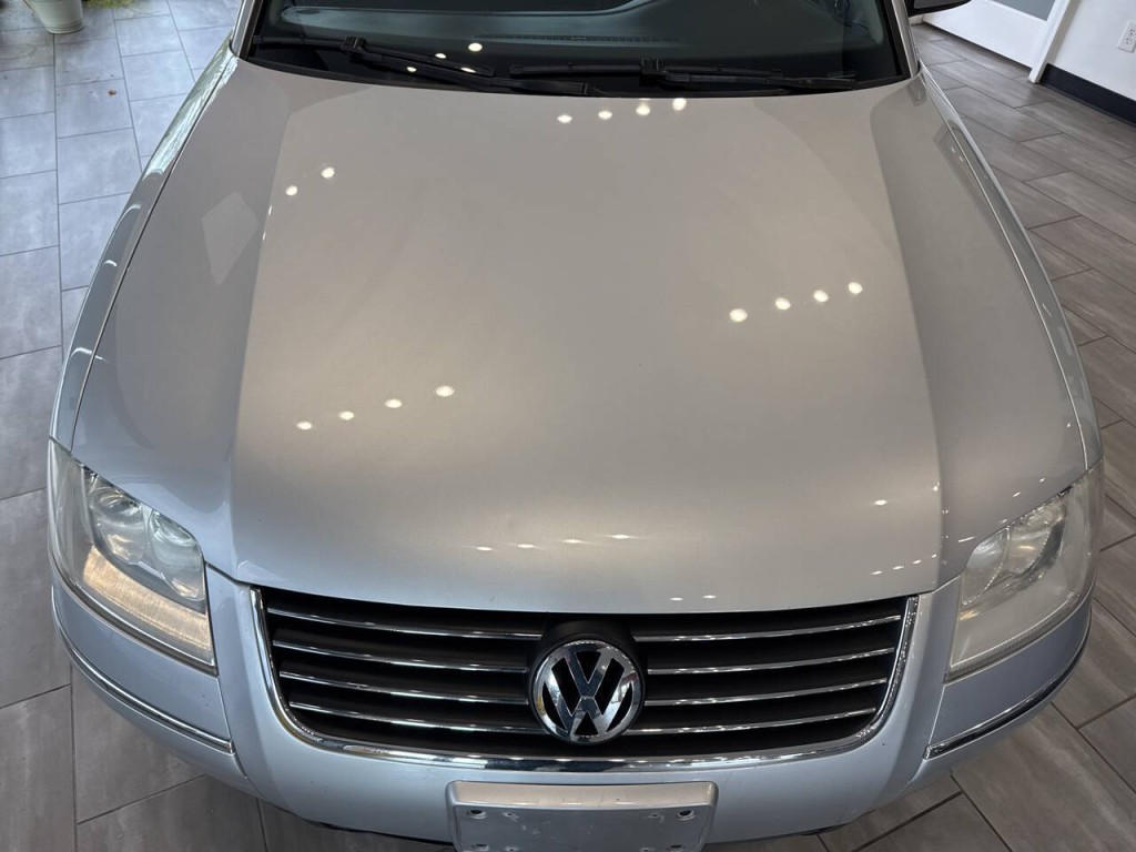 2003 Volkswagen Passat Image 9
