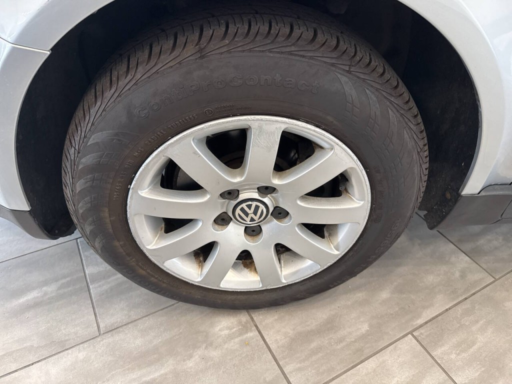 2003 Volkswagen Passat Image 35