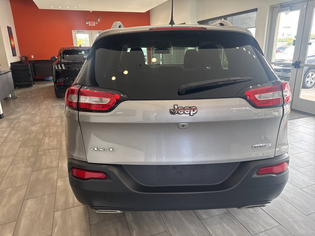 2016 Jeep Cherokee Image 14