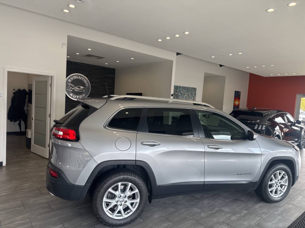 2016 Jeep Cherokee Image 16