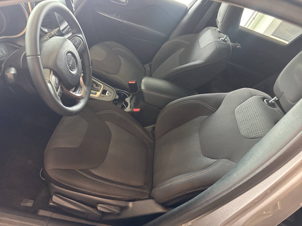 2016 Jeep Cherokee Image 22