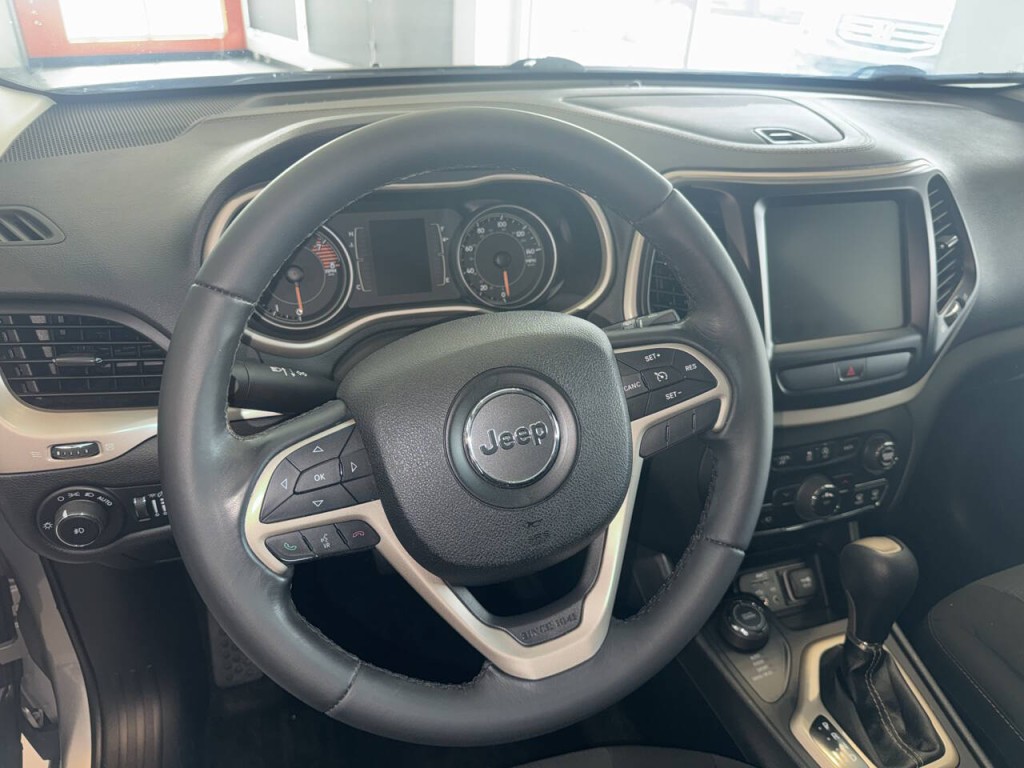2016 Jeep Cherokee Image 25
