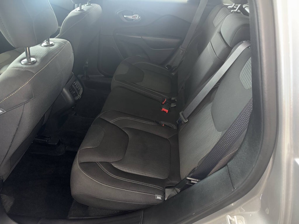 2016 Jeep Cherokee Image 27