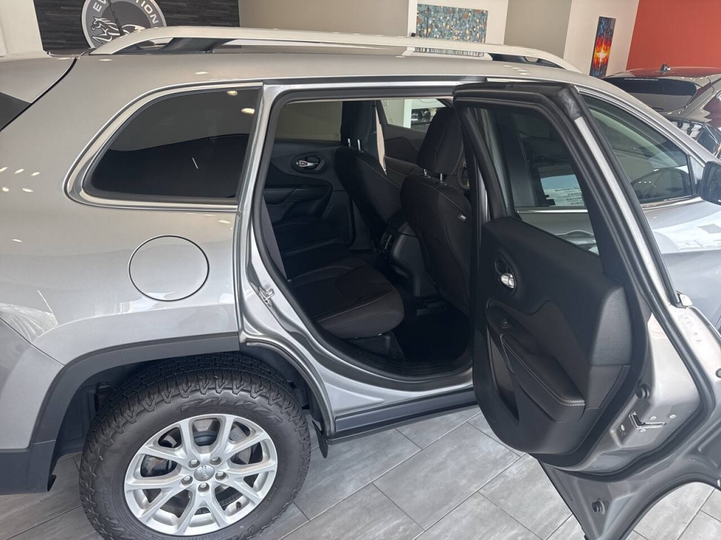 2016 Jeep Cherokee Image 31