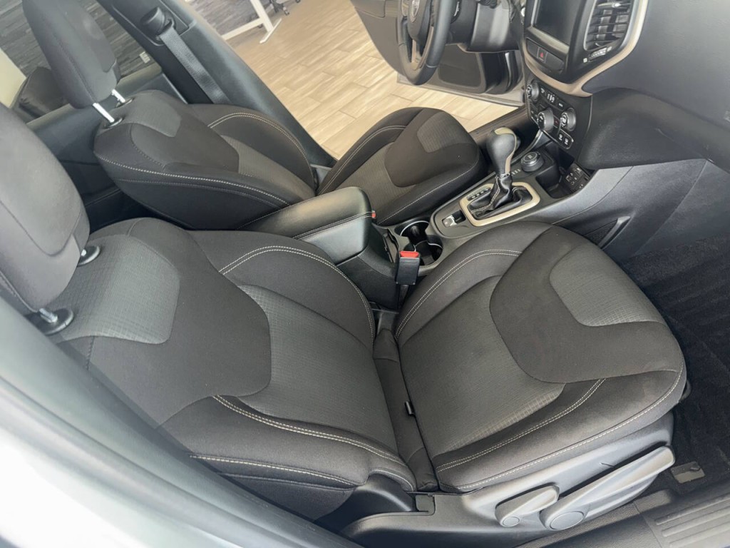 2016 Jeep Cherokee Image 36