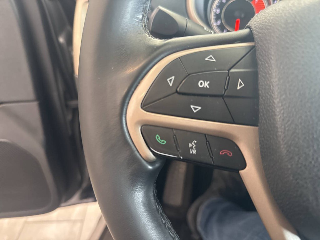 2016 Jeep Cherokee Image 40