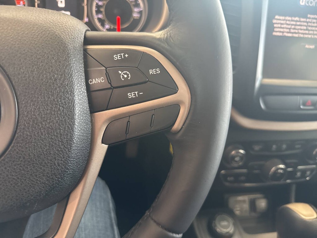 2016 Jeep Cherokee Image 41