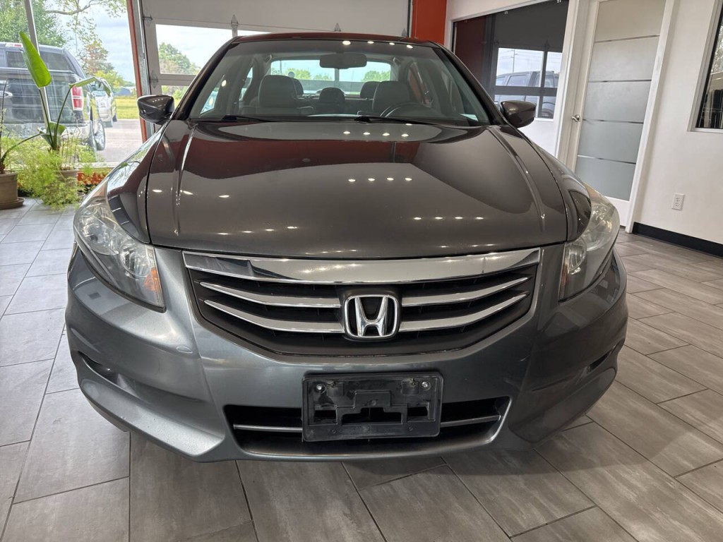 2011 Honda Accord Image 2