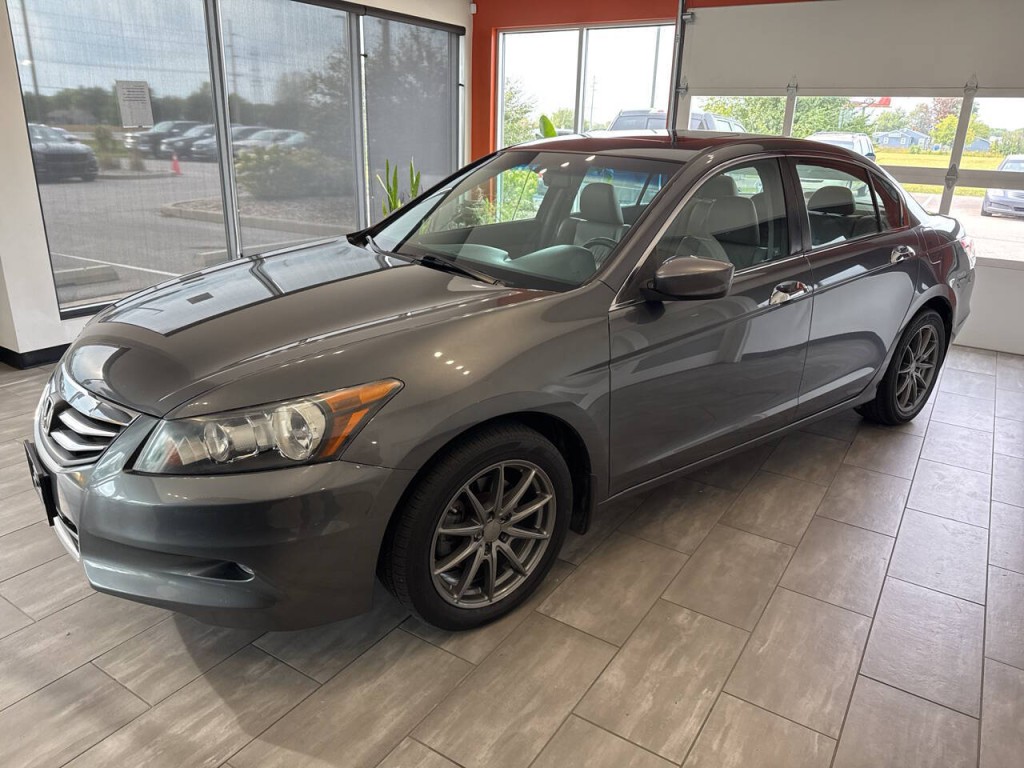 2011 Honda Accord Image 3