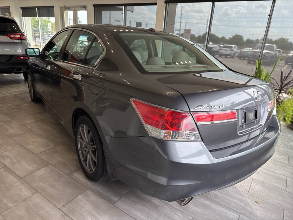 2011 Honda Accord Image 4