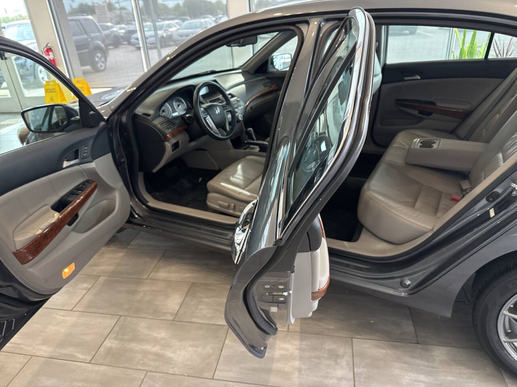 2011 Honda Accord Image 13