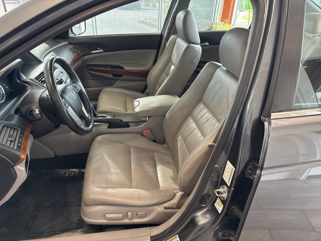 2011 Honda Accord Image 16