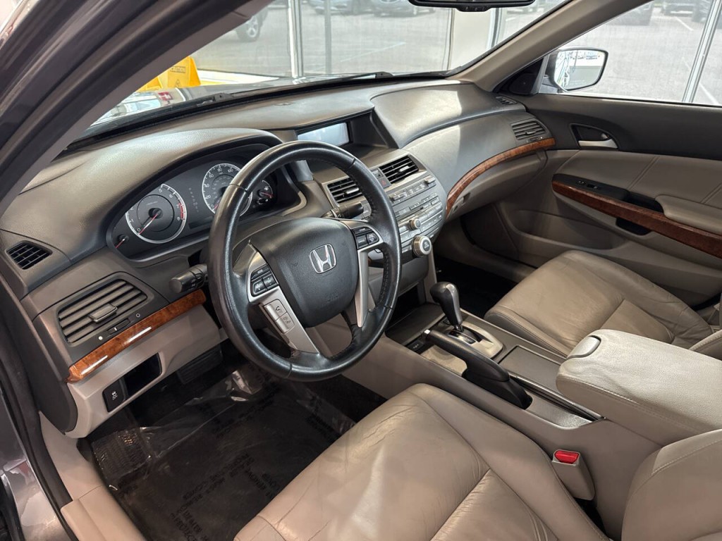 2011 Honda Accord Image 18