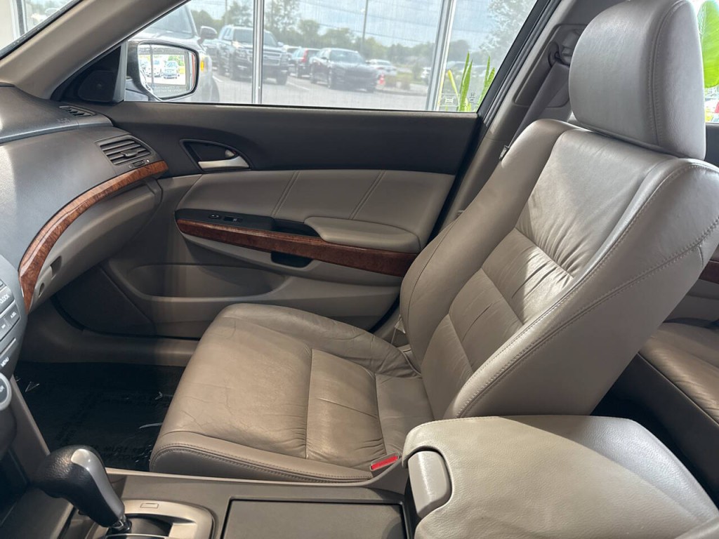 2011 Honda Accord Image 28