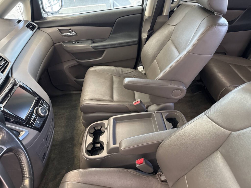 2016 Honda Odyssey Image 19