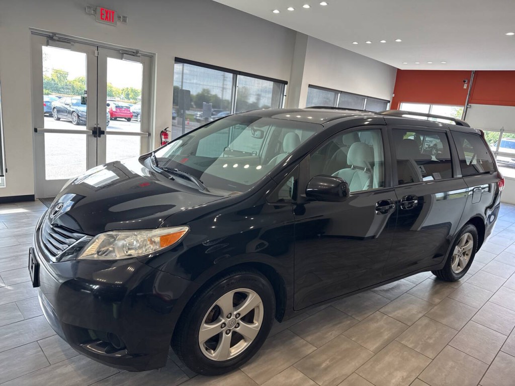 2014 Toyota Sienna Image 7