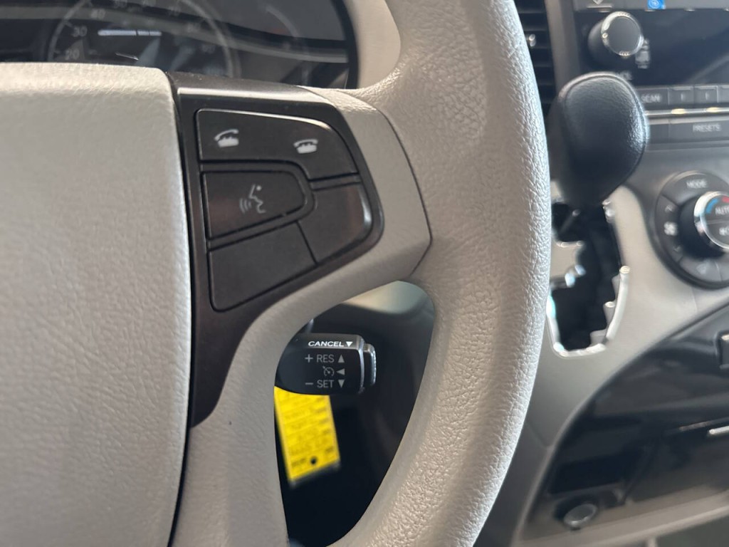 2014 Toyota Sienna Image 29
