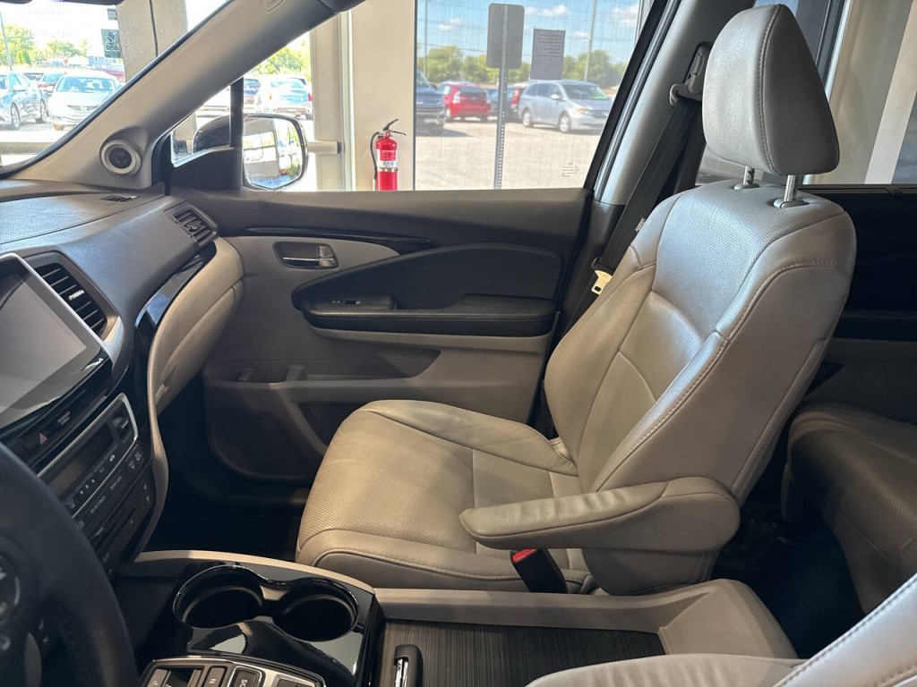 2018 Honda Pilot Image 24