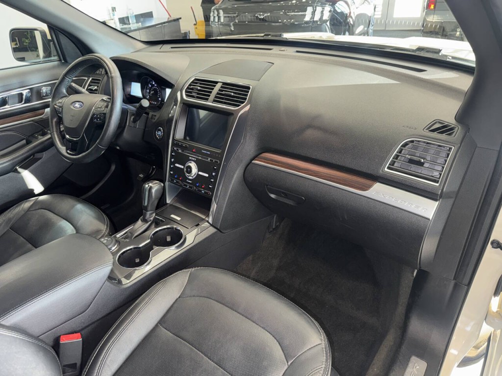 2018 Ford Explorer Image 27