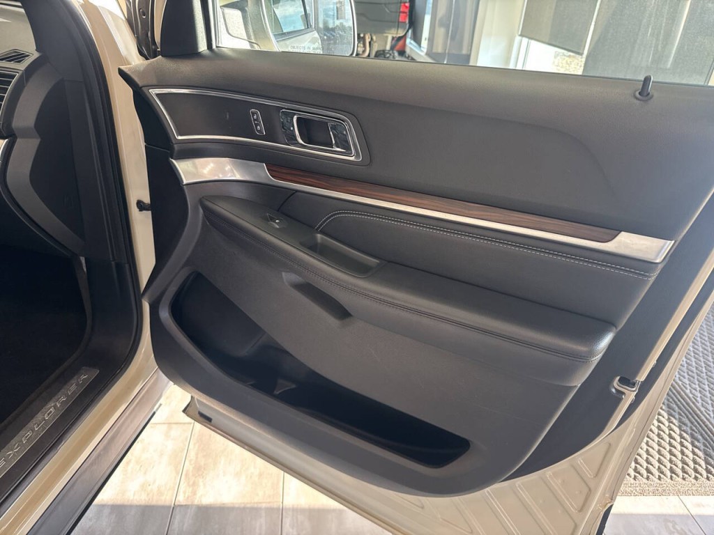 2018 Ford Explorer Image 28