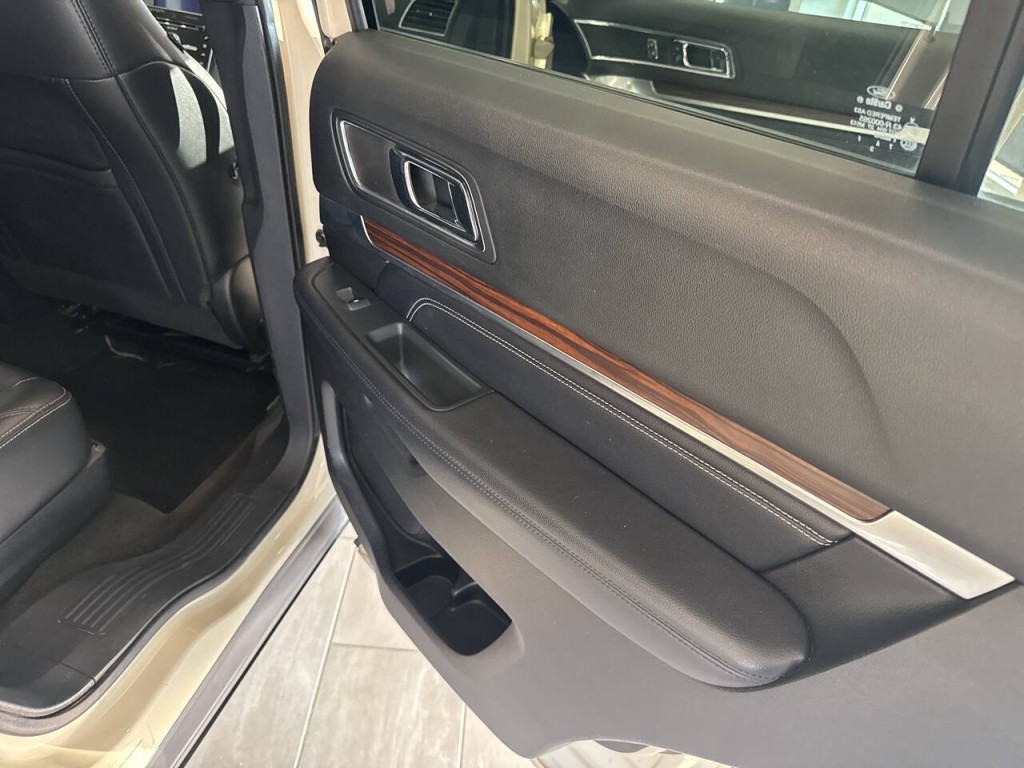 2018 Ford Explorer Image 30