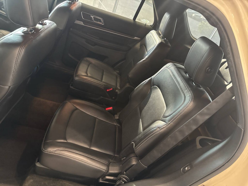 2018 Ford Explorer Image 32
