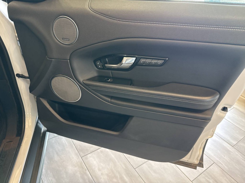 2019 Land Rover Range Rover Evoque Image 14