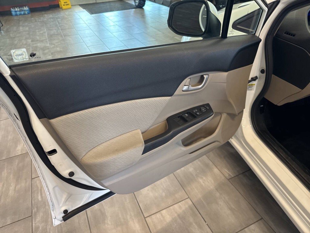 2013 Honda Civic Image 16