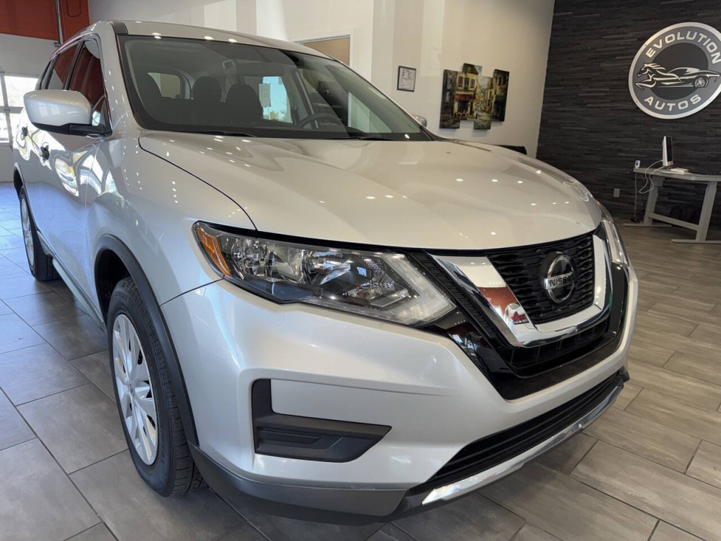 2018 Nissan Rogue Image 1
