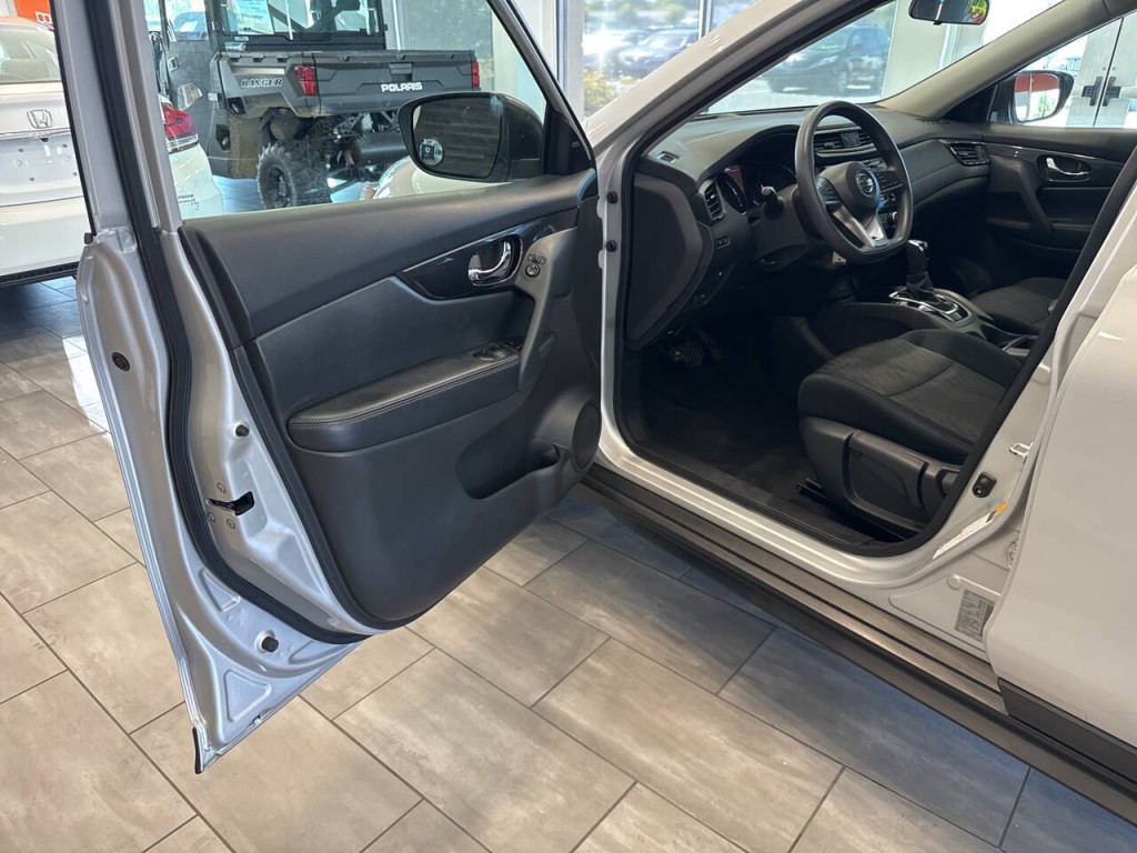 2018 Nissan Rogue Image 22