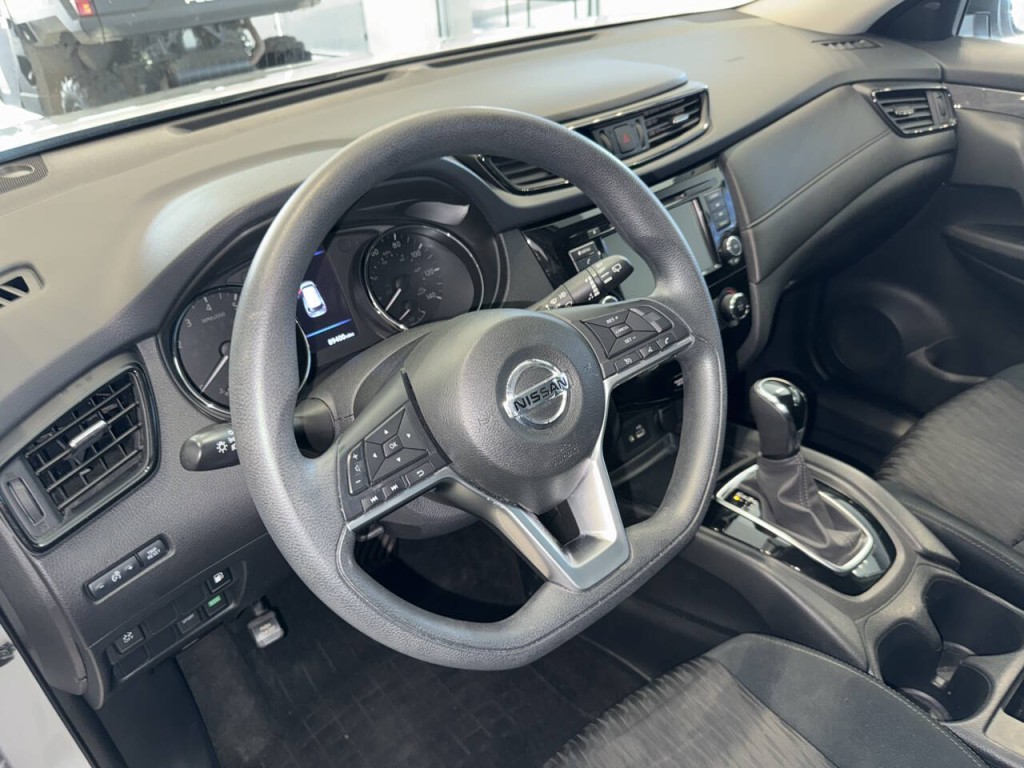2018 Nissan Rogue Image 24