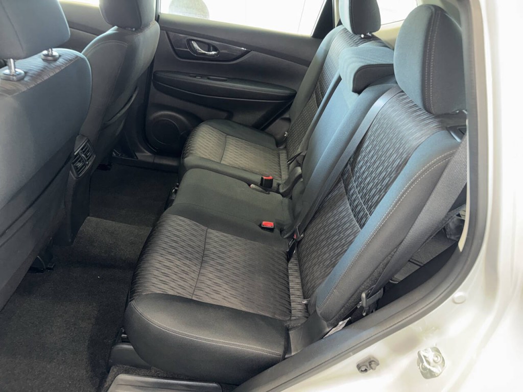 2018 Nissan Rogue Image 28