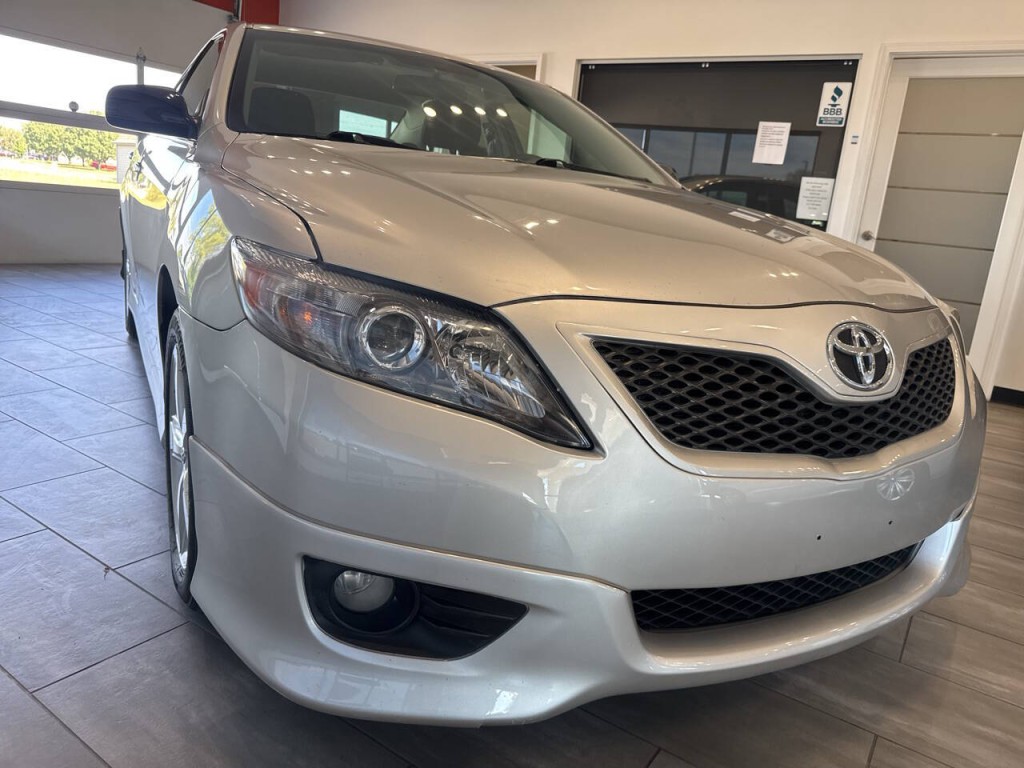 2010 Toyota Camry Image 1