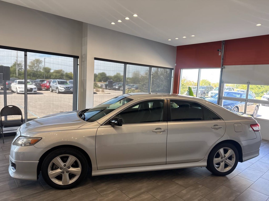 2010 Toyota Camry Image 8