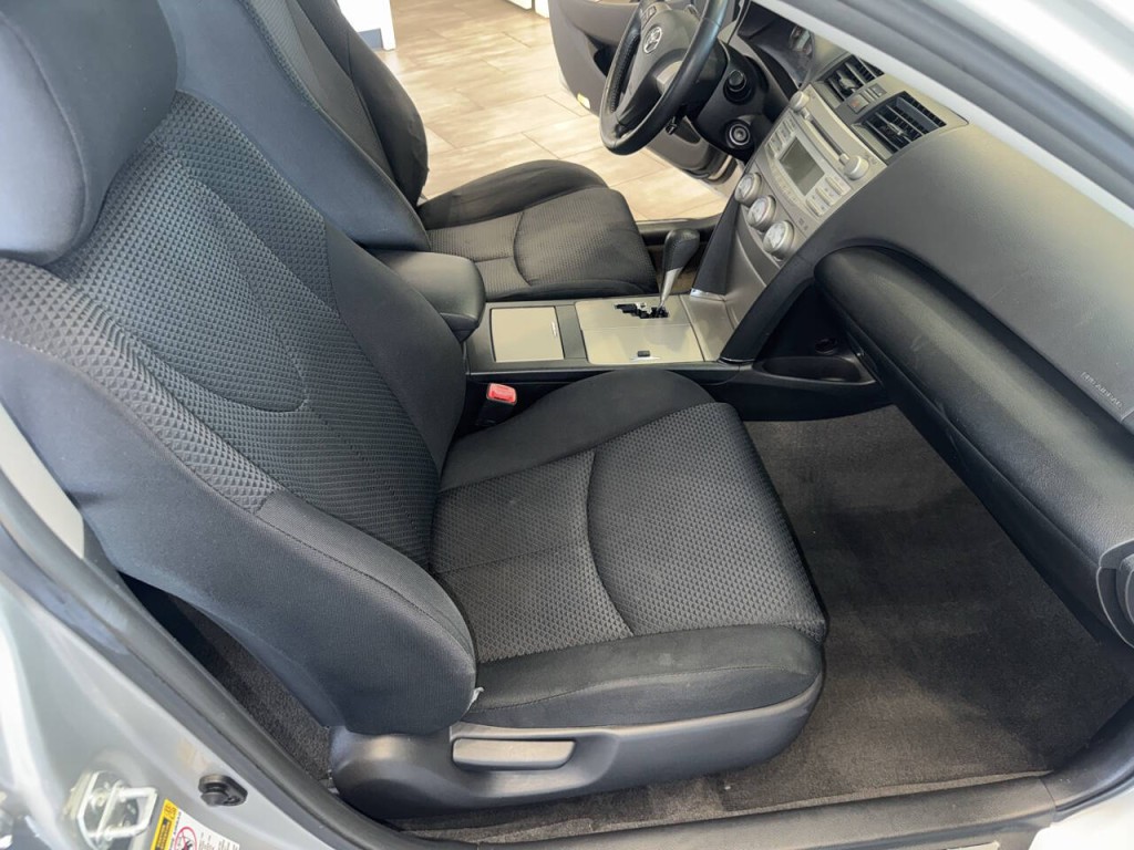 2010 Toyota Camry Image 22