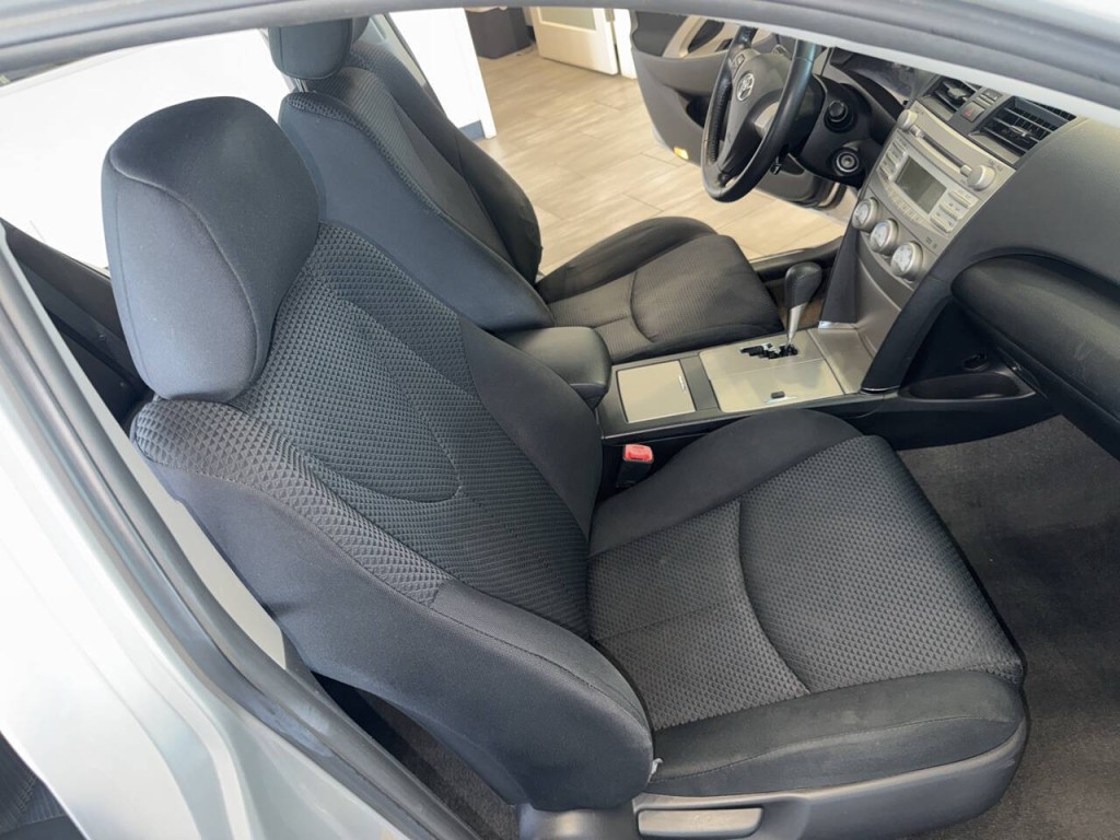 2010 Toyota Camry Image 23
