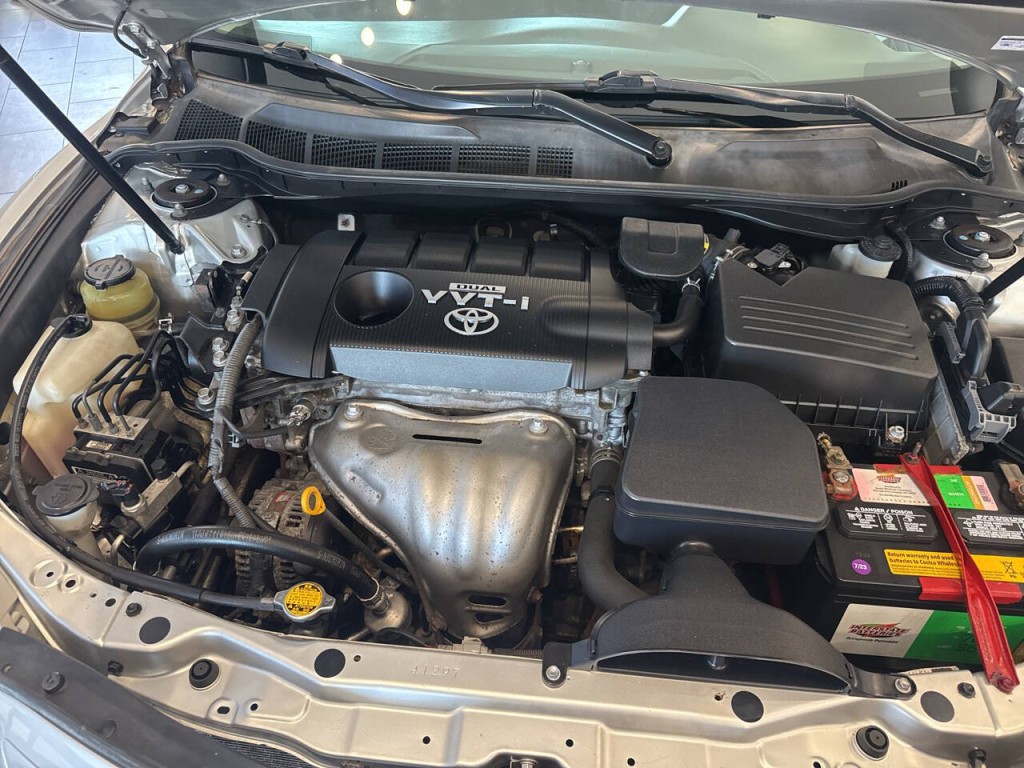 2010 Toyota Camry Image 30