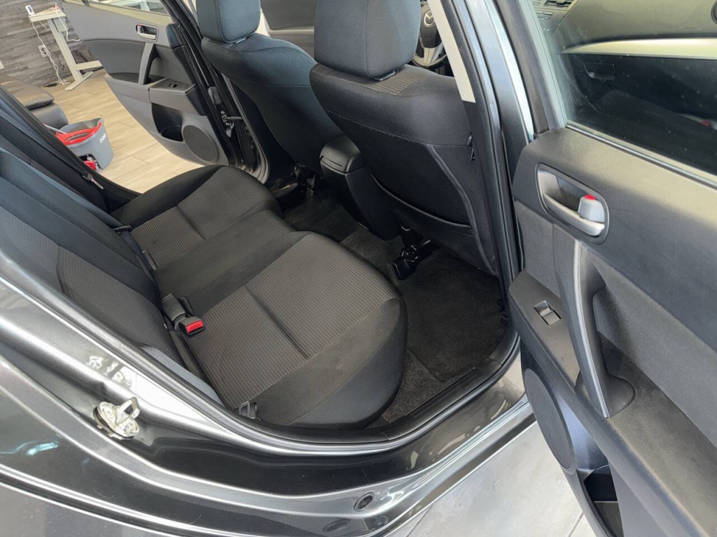 2012 Mazda Mazda3 Image 24