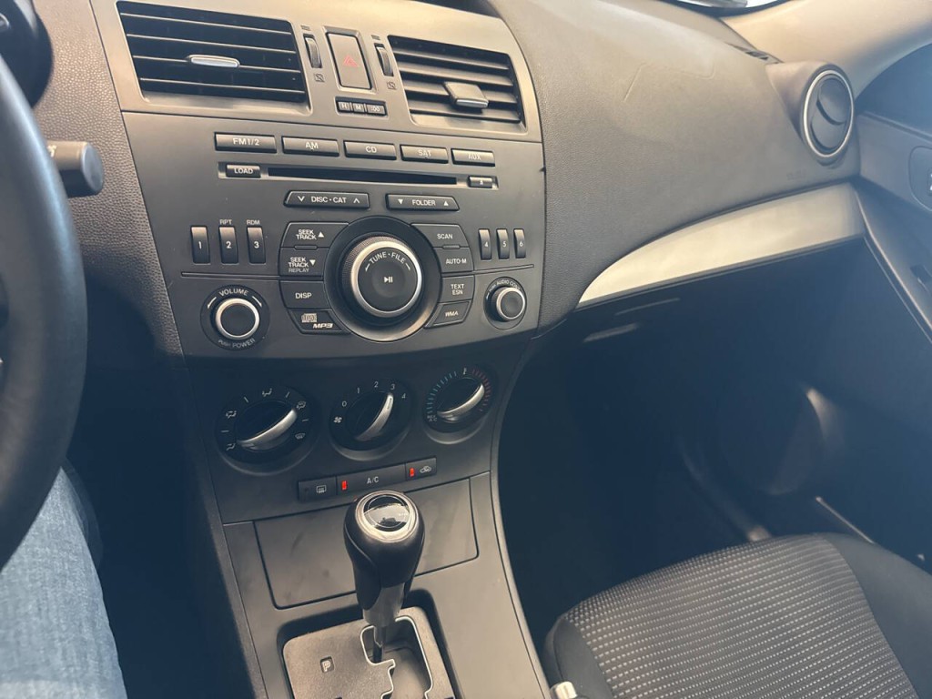 2012 Mazda Mazda3 Image 28