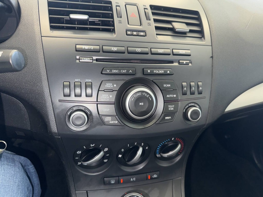 2012 Mazda Mazda3 Image 30