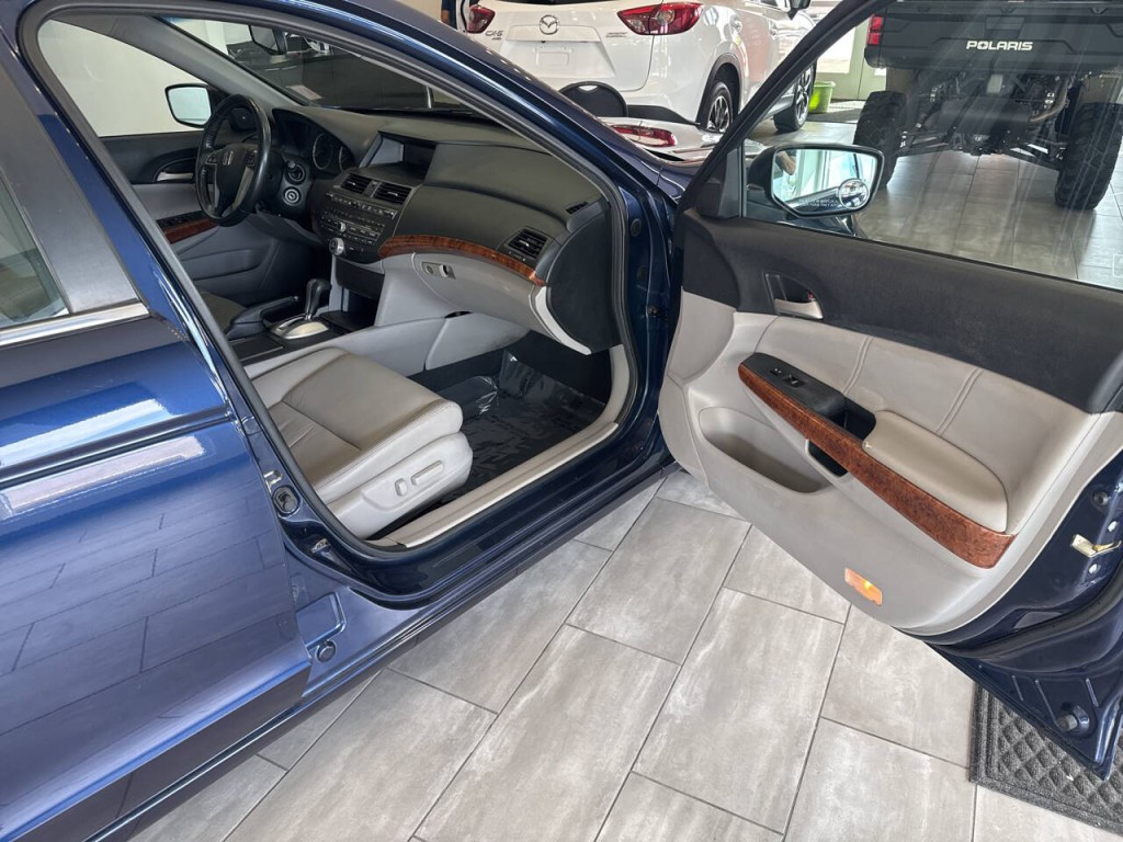 2012 Honda Accord Image 18