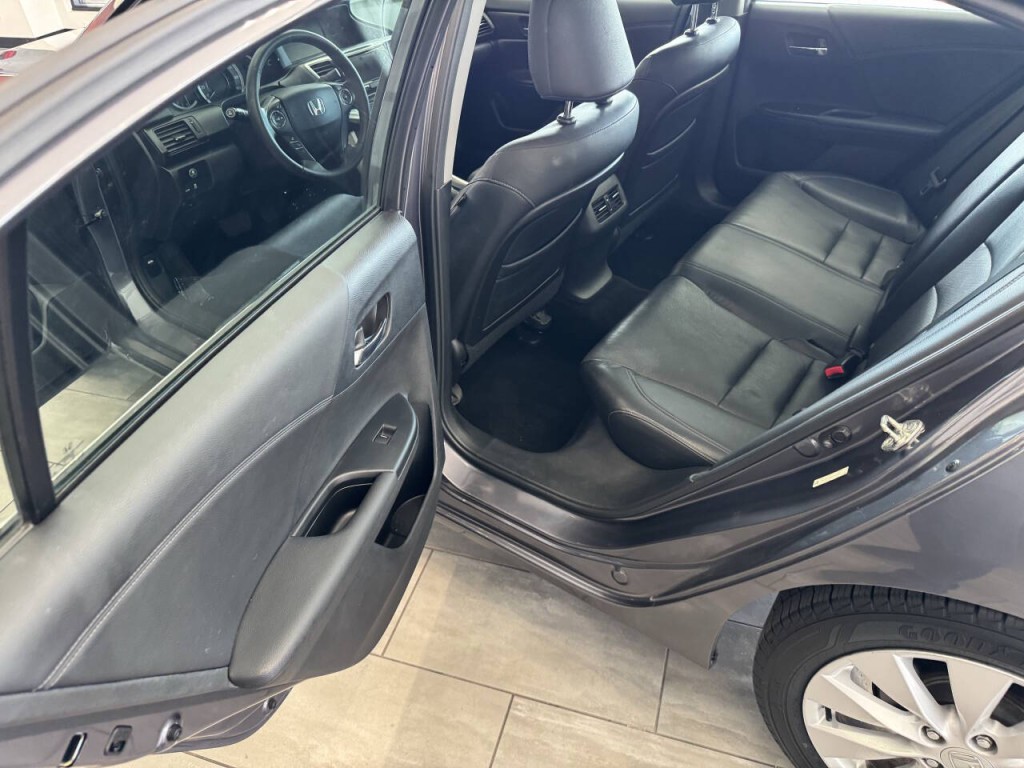 2014 Honda Accord Image 32
