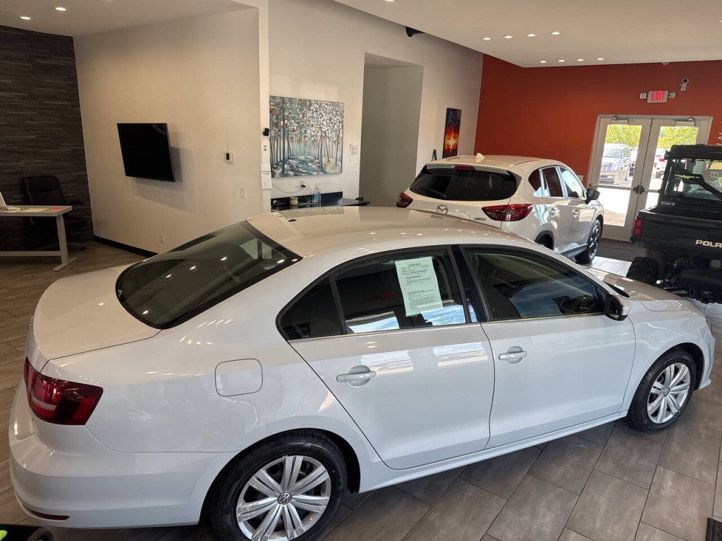 2017 Volkswagen Jetta Image 9