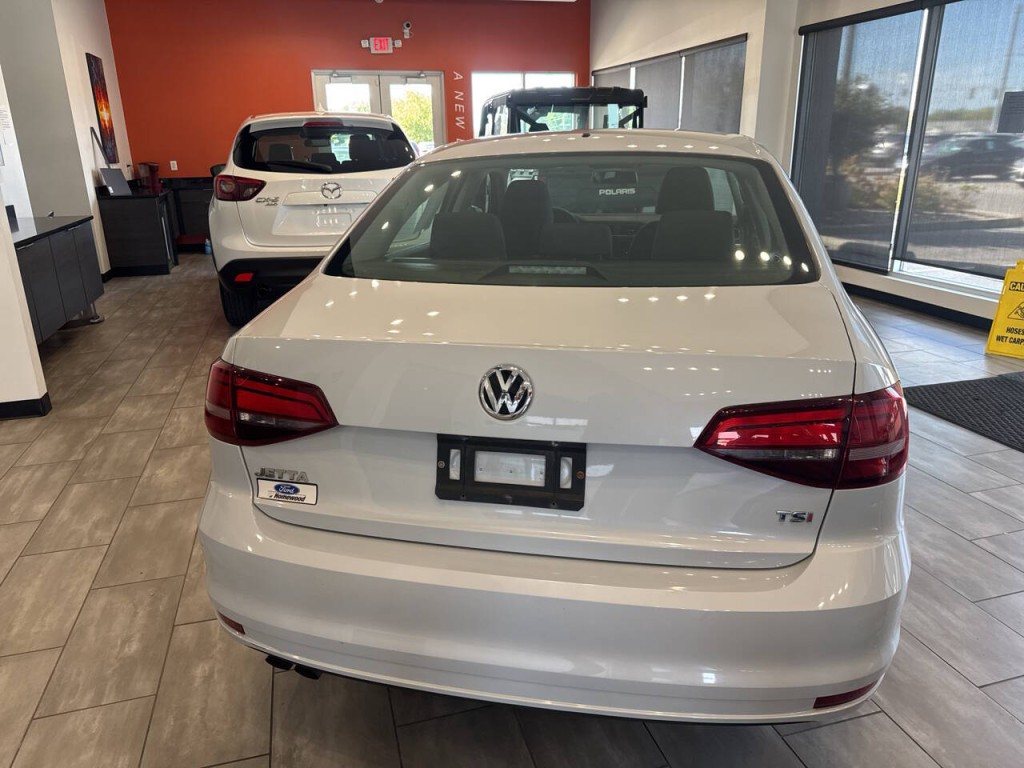 2017 Volkswagen Jetta Image 16