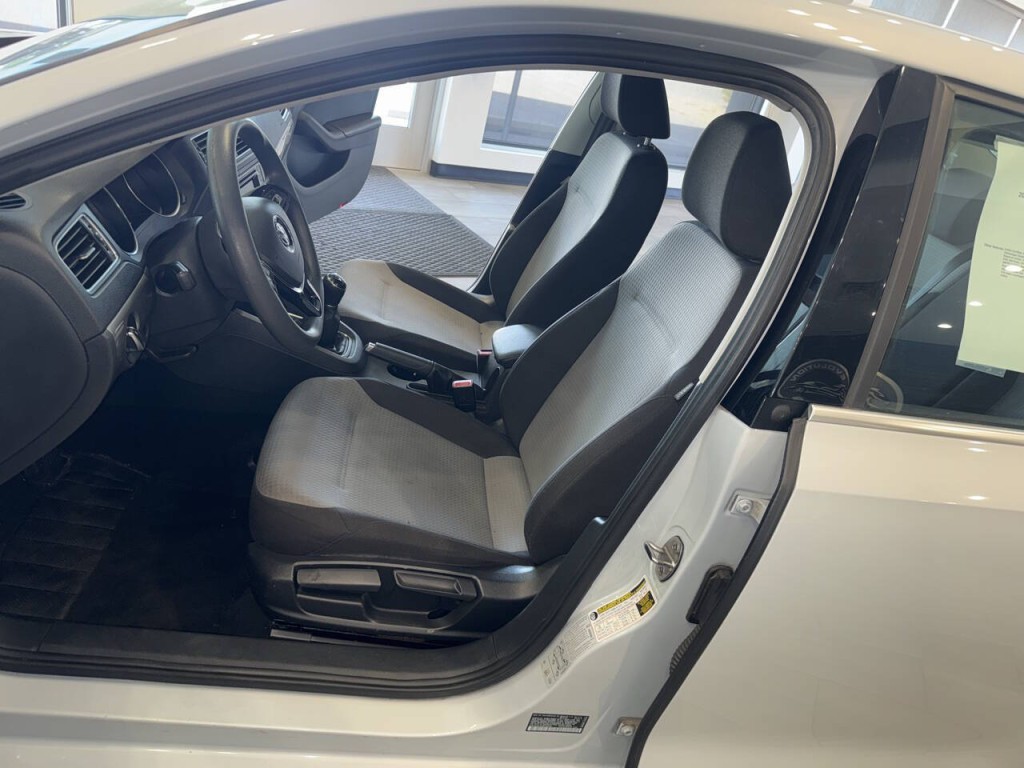 2017 Volkswagen Jetta Image 24